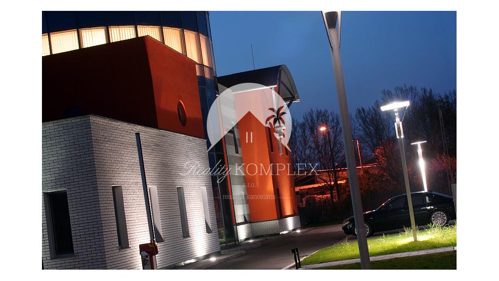 REALITY KOMPLEX s.r.o. Vám ponúka na predaj alebo na PRENÁJOM obchodno-skladové priestory v Maďarsku pri diaľnici M7!