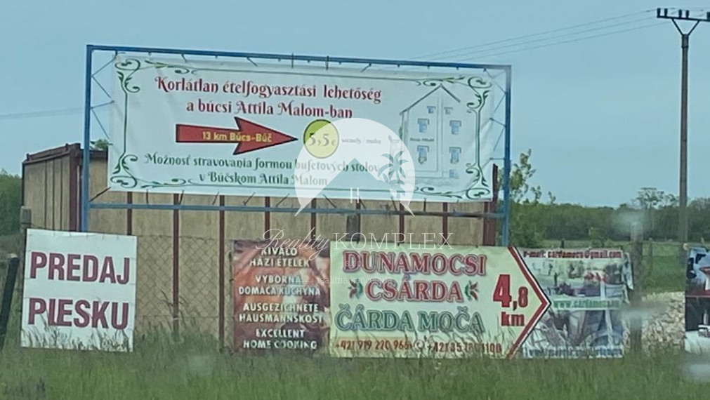 Reality KOMPLEX s.r.o. Vám ponúka na PRENÁJOM komerčný pozemok pri hlavnej ceste len 20 km od Komárna!!