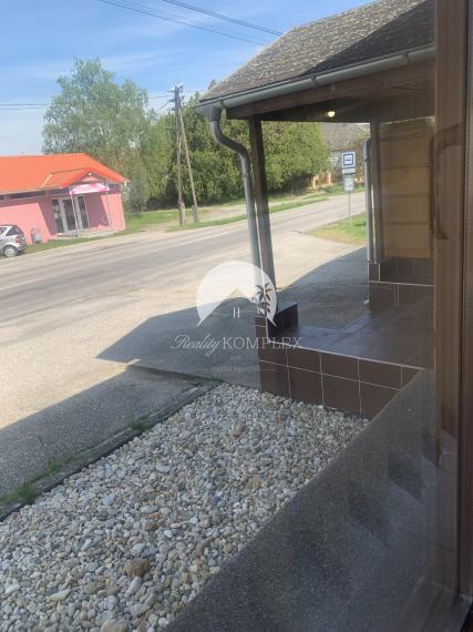 Reality KOMPLEX s.r.o. Vám ponúka do prenájmu haly, sklady, kancelárske priestory v polyfunkčnej budove v Chotíne