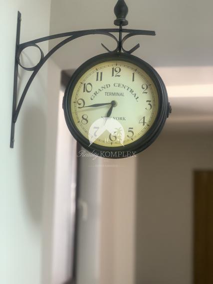 Reality KOMPLEX s.r.o. Vám ponúka do prenájmu haly, sklady, kancelárske priestory v polyfunkčnej budove v Chotíne