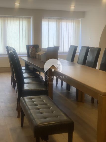 Reality KOMPLEX s.r.o. Vám ponúka do prenájmu haly, sklady, kancelárske priestory v polyfunkčnej budove v Chotíne