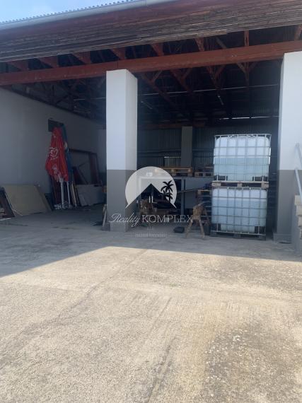 Reality KOMPLEX s.r.o. Vám ponúka do prenájmu haly, sklady, kancelárske priestory v polyfunkčnej budove v Chotíne