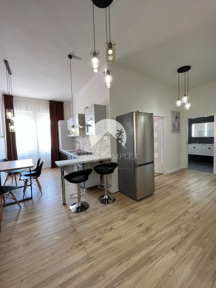 Iba u nás!!! Vám Reality KOMPLEX s.r.o., ponúka na prenájom Luxusne prerobený 90m2,3-izbový byt priamo v centre Komárna!!!
