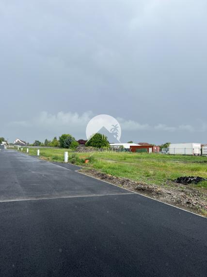 Reality KOMPLEX s.r.o. Vám ponúka na PREDAJ 9 lukratívnych pozemkov v Šamoríne, časť Bučuháza