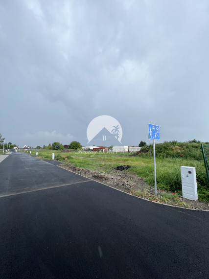 Reality KOMPLEX s.r.o. Vám ponúka na PREDAJ 9 lukratívnych pozemkov v Šamoríne, časť Bučuháza