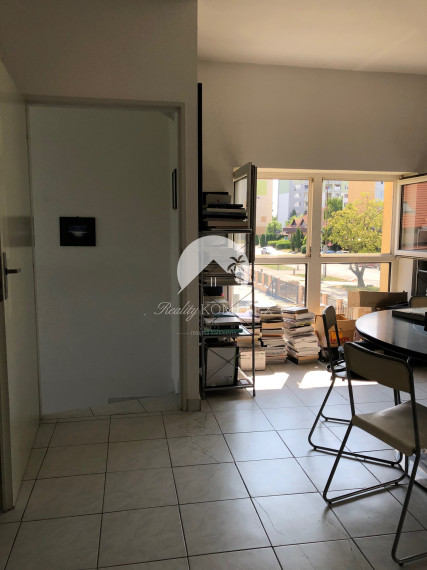 Exkluzívne Reality KOMPLEX s.r.o. Vám ponúka na predaj reprezentatívny poschodový  polifunkčný objekt  na Ulici gen. Klapku v Komárne!