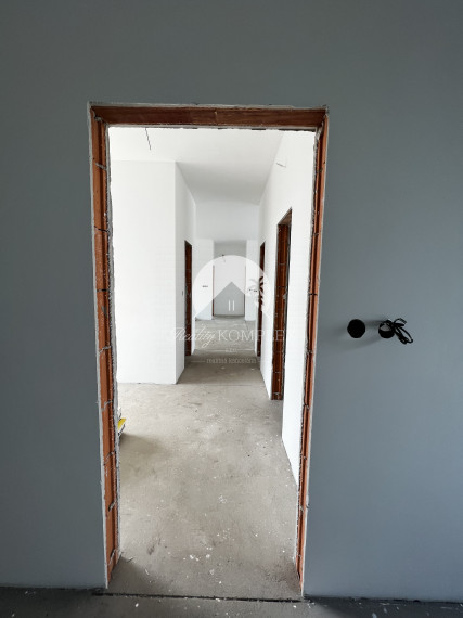 Reality KOMPLEX s.r.o. Vám ponúka na PREDAJ 4 izbovú NOVOSTAVBU v štandarde v Dolnom Bare!!!