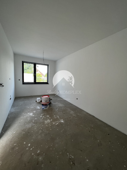 Reality KOMPLEX s.r.o. Vám ponúka na PREDAJ 4 izbovú NOVOSTAVBU v štandarde v Dolnom Bare!!!
