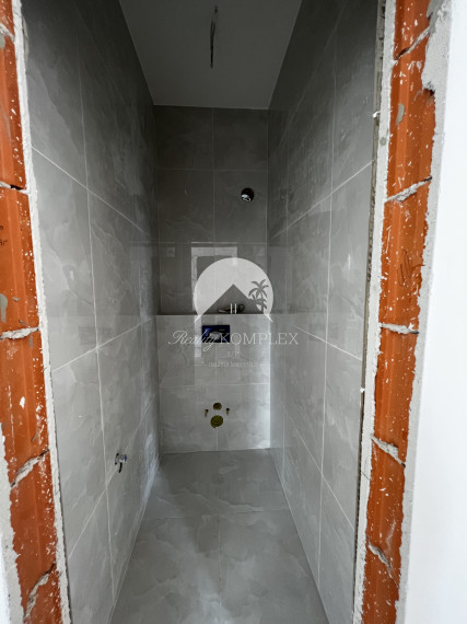 Reality KOMPLEX s.r.o. Vám ponúka na PREDAJ 4 izbovú NOVOSTAVBU v štandarde v Dolnom Bare!!!