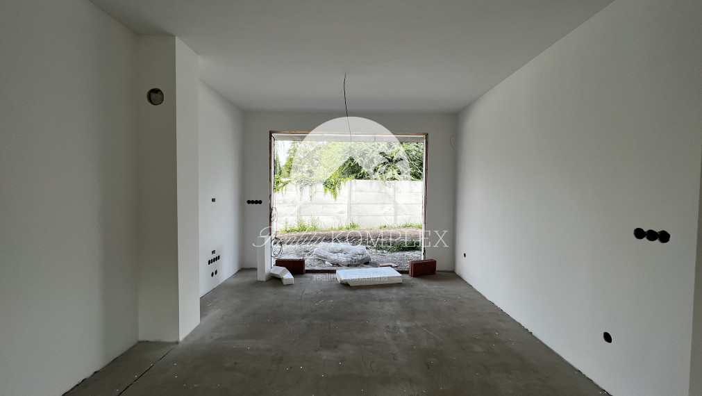 Reality KOMPLEX s.r.o. Vám ponúka na PREDAJ 4 izbovú NOVOSTAVBU v štandarde v Dolnom Bare!!!