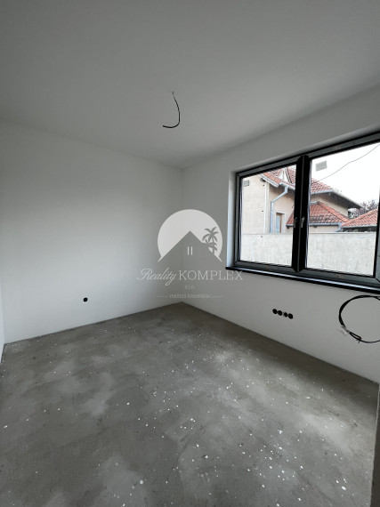Reality KOMPLEX s.r.o. Vám ponúka na PREDAJ 4 izbovú NOVOSTAVBU v štandarde v Dolnom Bare!!!