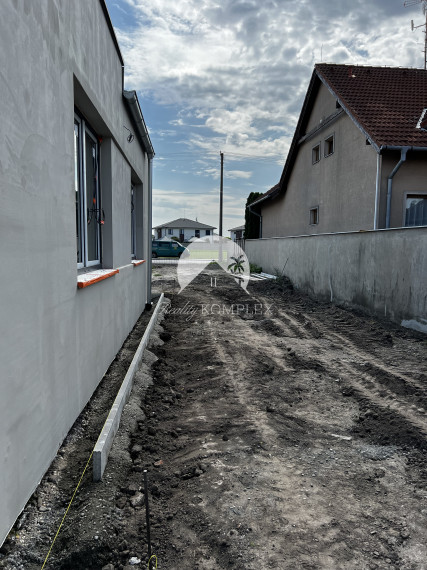 Reality KOMPLEX s.r.o. Vám ponúka na PREDAJ 4 izbovú NOVOSTAVBU v štandarde v Dolnom Bare!!!