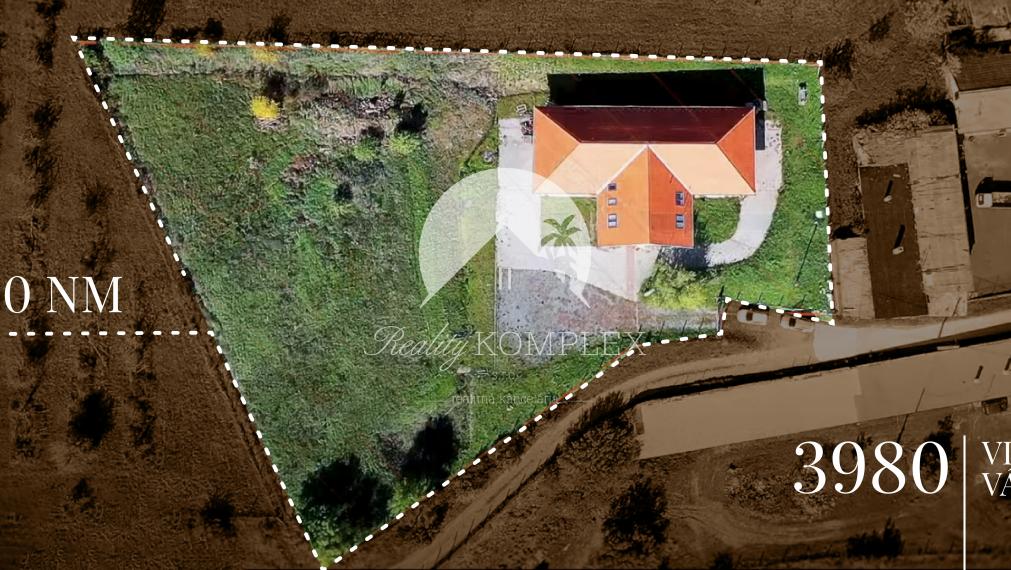 Reality KOMPLEX s.r.o. Vám ponúka na PREDAJ prémiovú nehnuteľnosť s jedinečnými možnosťami v obci Várhegy