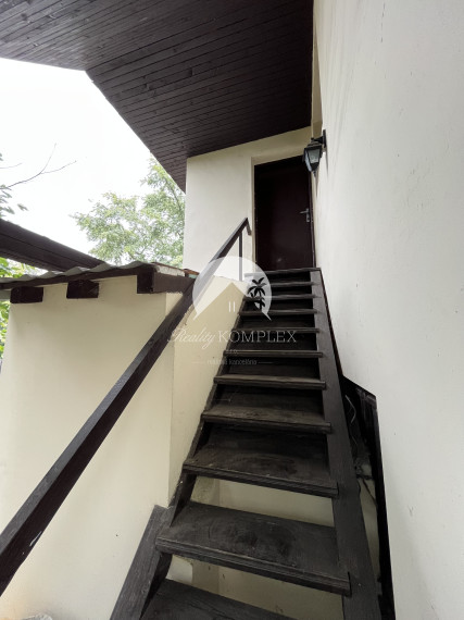 REALITY KOMPLEX s.r.o. Vám ponúka na predaj rodinný dom v centre mesta s polyfunkčnou budovou v Komárne-super lokalita!!!