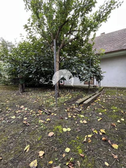 REALITY KOMPLEX s.r.o. Vám ponúka na predaj rodinný dom v centre mesta s polyfunkčnou budovou v Komárne-super lokalita!!!