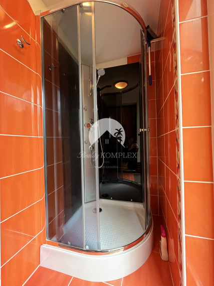 REALITY KOMPLEX s.r.o. Vám ponúka na predaj rodinný dom v centre mesta s polyfunkčnou budovou v Komárne-super lokalita!!!