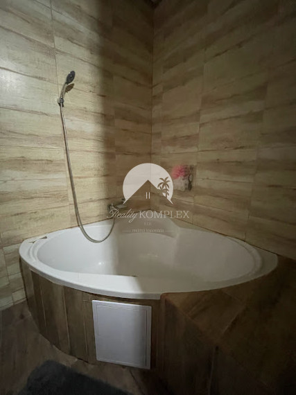 !!! LEN U NÁS!!! Reality KOMPLEX s.r.o. Vám ponúka NA PREDAJ rodinný dom v Kostolných Kračanoch