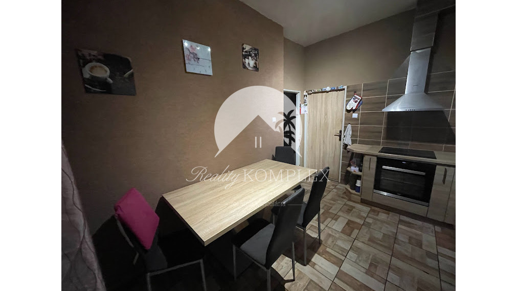 !!! LEN U NÁS!!! Reality KOMPLEX s.r.o. Vám ponúka NA PREDAJ rodinný dom v Kostolných Kračanoch