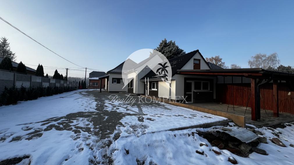 Reality KOMPLEX s.r.o. Vám ponúka na PREDAJ kompletne zrekonštruovaný 4 izbový rodinný dom v Dolnom Bare