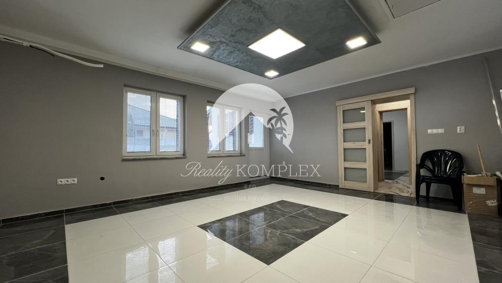 Reality KOMPLEX s.r.o. Vám ponúka na PREDAJ kompletne zrekonštruovaný 4 izbový rodinný dom v Dolnom Bare