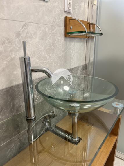 Reality KOMPLEX s.r.o. Vám ponúka na PREDAJ kompletne zrekonštruovaný 4 izbový rodinný dom v Dolnom Bare