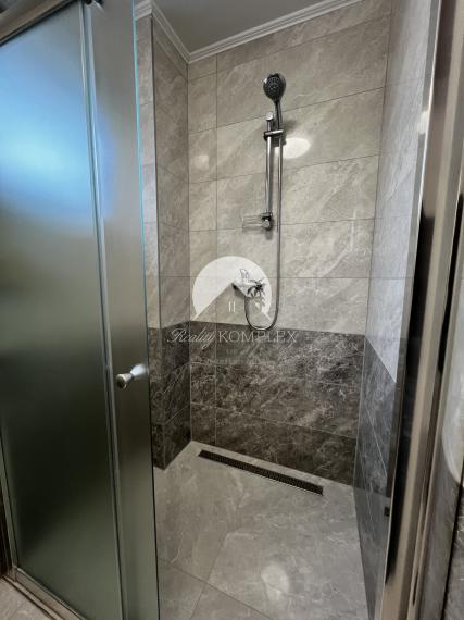 Reality KOMPLEX s.r.o. Vám ponúka na PREDAJ kompletne zrekonštruovaný 4 izbový rodinný dom v Dolnom Bare