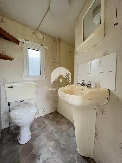 Reality KOMPLEX s.r.o. Vám výhradne ponúka na predaj rekreačnú chatku a celoročný mobilný dom v záhradkárskej oblasti MAJÁK v meste Komárno, pozemok je zapísané na liste vlastníctva.