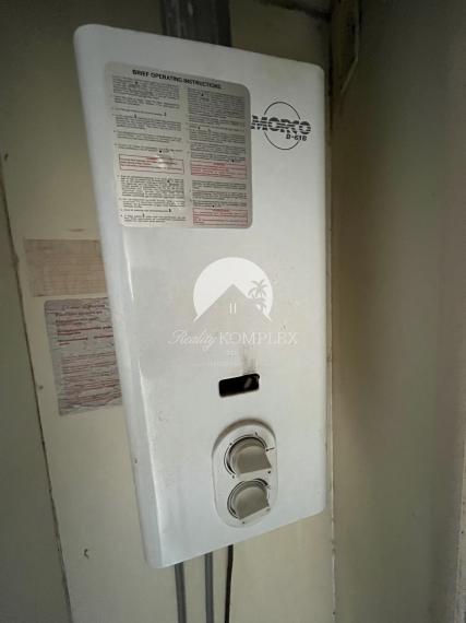 Reality KOMPLEX s.r.o. Vám výhradne ponúka na predaj rekreačnú chatku a celoročný mobilný dom v záhradkárskej oblasti MAJÁK v meste Komárno, pozemok je zapísané na liste vlastníctva.