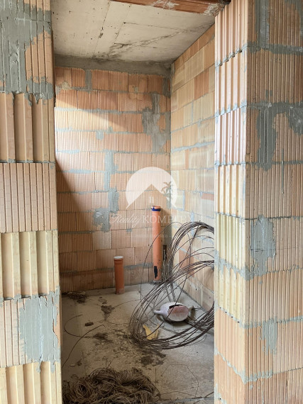 Reality Komplex s.r.o Vám ponúka na predaj polyfunkčný objekt v Zlatnej na Ostrove.