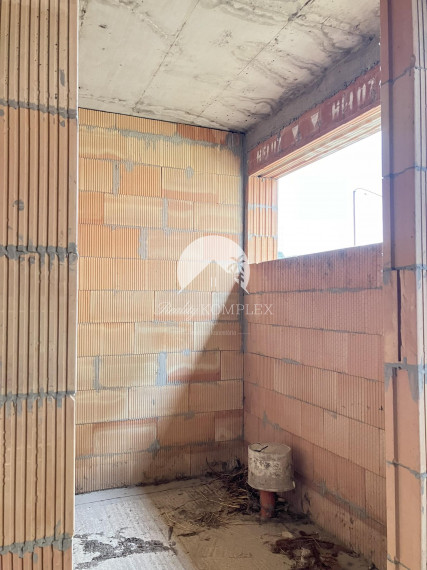 Reality Komplex s.r.o Vám ponúka na predaj polyfunkčný objekt v Zlatnej na Ostrove.