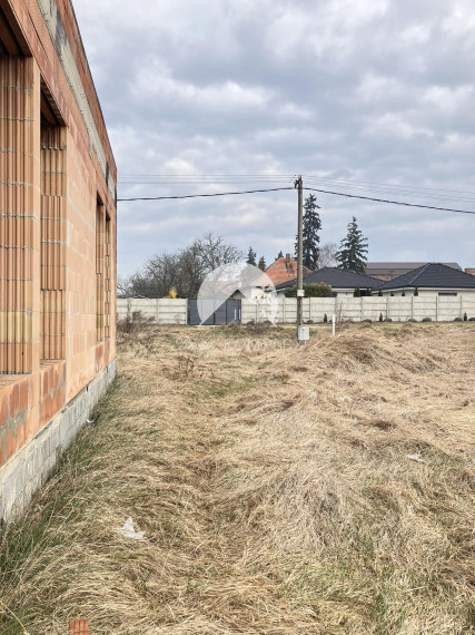 Reality Komplex s.r.o Vám ponúka na predaj polyfunkčný objekt v Zlatnej na Ostrove.