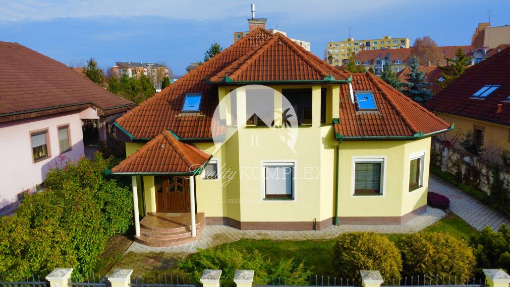 Reality KOMPLEX s.r.o.,Vám ponúka EXKLÚZÍVNE nádherný 4-izbový rodinný dom v Dunajskej Strede