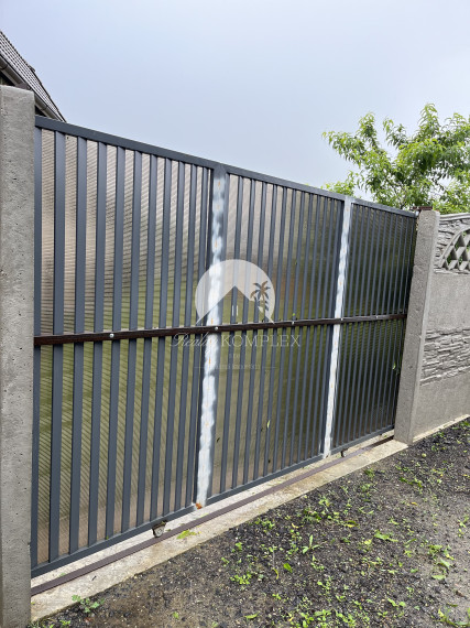 IBA U NÁS!!! Reality KOMPLEX s.r.o., Vám ponúka na predaj kompletne zrekonštruovaný a zariadený celoročný mobilný dom v obci Pribeta s pekným pozemkom