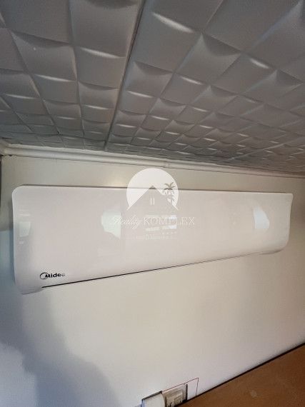 IBA U NÁS!!! Reality KOMPLEX s.r.o., Vám ponúka na predaj kompletne zrekonštruovaný a zariadený celoročný mobilný dom v obci Pribeta s pekným pozemkom