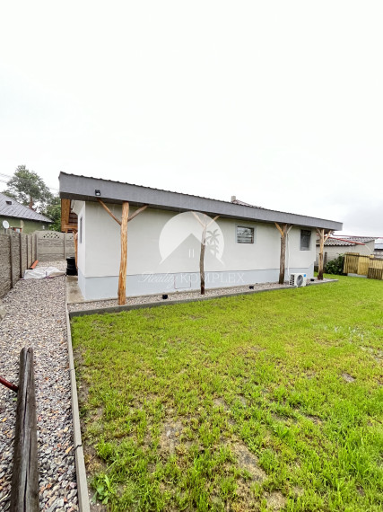 IBA U NÁS!!! Reality KOMPLEX s.r.o., Vám ponúka na predaj kompletne zrekonštruovaný a zariadený celoročný mobilný dom v obci Pribeta s pekným pozemkom