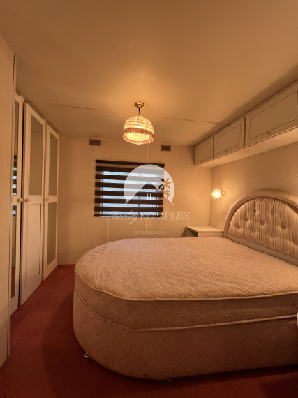 IBA U NÁS!!! Reality KOMPLEX s.r.o., Vám ponúka na predaj kompletne zrekonštruovaný a zariadený celoročný mobilný dom v obci Pribeta s pekným pozemkom