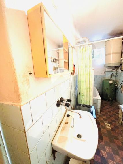 Reality Komplex s.r.o. ELADÁSRA kínál egy nagy telket régi vidéki házzal Nagylúdc községben!