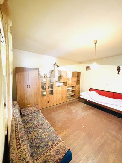 Reality Komplex s.r.o. ELADÁSRA kínál egy nagy telket régi vidéki házzal Nagylúdc községben!