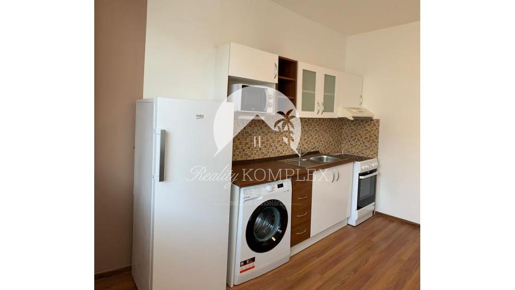 Iba u nás!!! Reality KOMPLEX s.r.o.,Vám ponúka na prenájom moderne zrekonštruovaný, zariadení 1- izbový byt v Komárne, na ul. Eötvösa v tichej časti Komárna