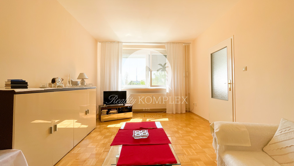 Reality KOMPLEX s.r.o. Vám ponuka EXKLUZÍVNE na PREDAJ 4-izbový byt v Dunajskej Strede.