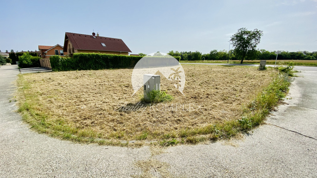 Reality KOMPLEX s.r.o., Vám ponúka NA PREDAJ pozemok vo Veľkom Mederi