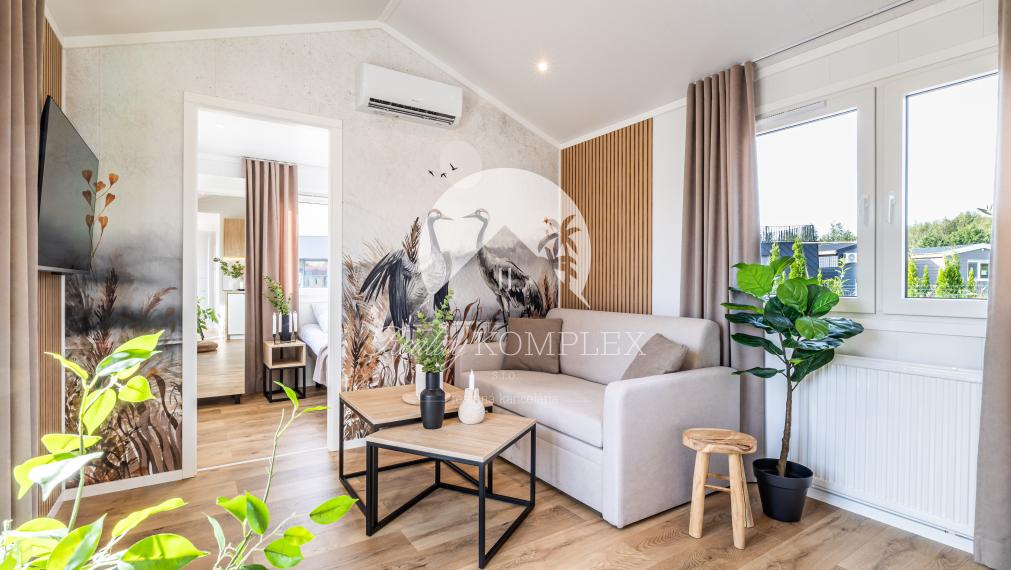 Exkluzívne iba u nás Vám Reality KOMPLEX s.r.o., ponúka na PREDAJ nový CELOROČNE OBÝVATEĽNÝ MOBILNÝ DOM BALI s rozmerom 10x3,5m!!!