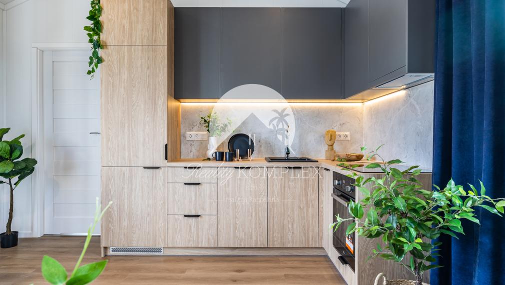 Exkluzívne iba u nás Vám Reality KOMPLEX s.r.o., ponúka na PREDAJ nový CELOROČNE OBÝVATEĽNÝ MOBILNÝ DOM MALTA s rozmerom 13,2x4,3m!!!