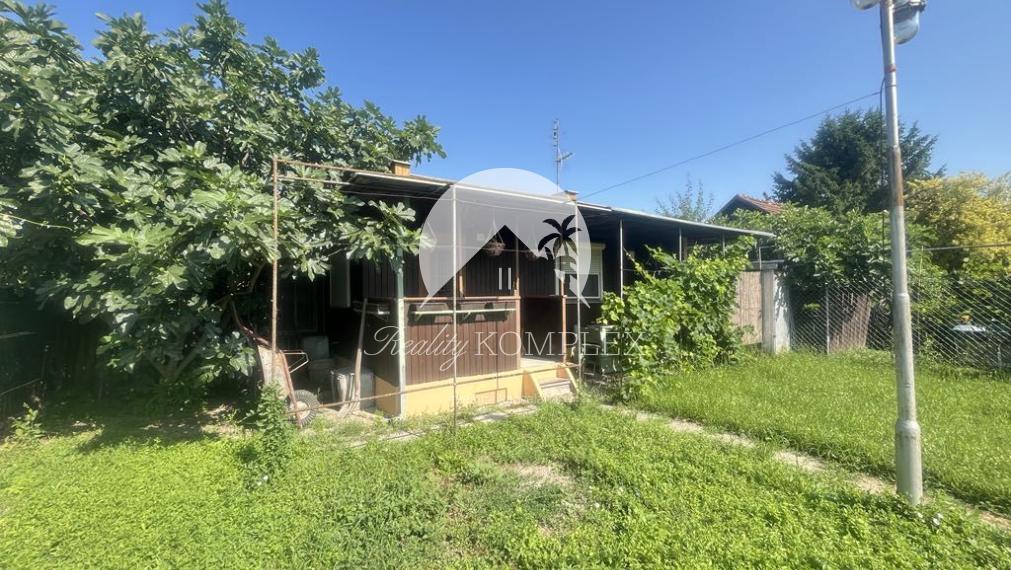 Reality KOMPLEX s.r.o., Vám ponúka záhrada s chatkou v najvyhľadávanejšej časti Komárno.