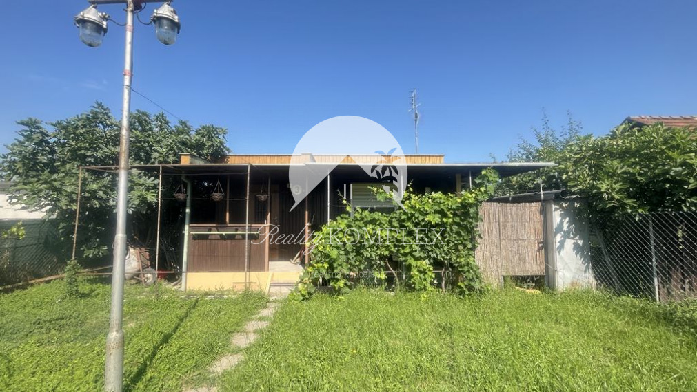 Reality KOMPLEX s.r.o., Vám ponúka záhrada s chatkou v najvyhľadávanejšej časti Komárno.