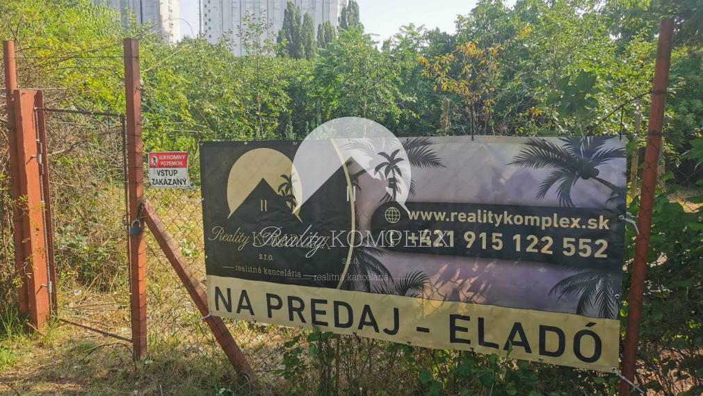 Reality KOMPLEX s.r.o. Vám ponúka na PREDAJ priestrannú záhradu v Dunajskej Strede
