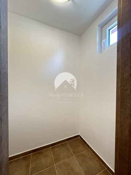 Reality KOMPLEX s.r.o., Vám ponúka na predaj rodinný dom v Komárne, časť Veľký Harčáš