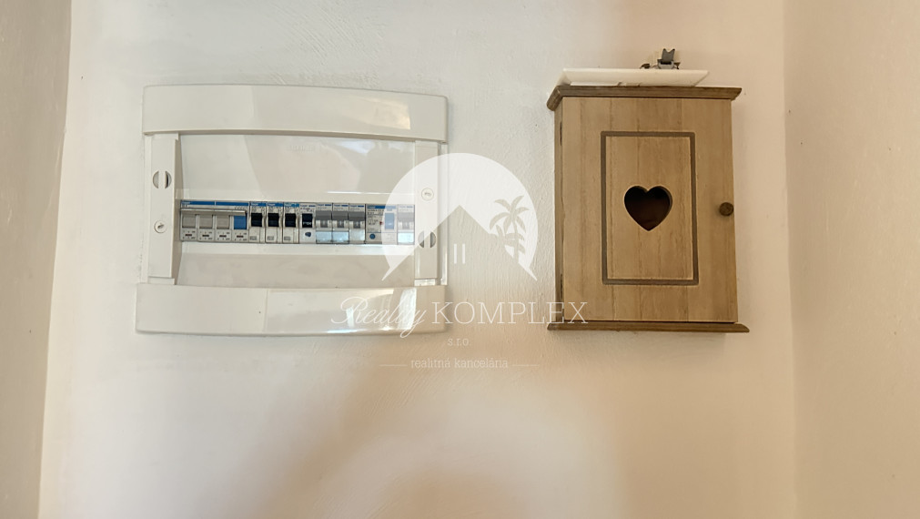 Reality KOMPLEX s.r.o., Vám ponúka na predaj rodinný dom v Komárne, časť Veľký Harčáš