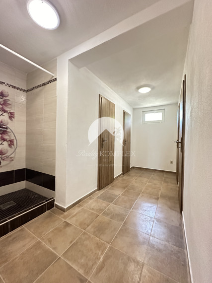 Reality KOMPLEX s.r.o., Vám ponúka na predaj rodinný dom v Komárne, časť Veľký Harčáš