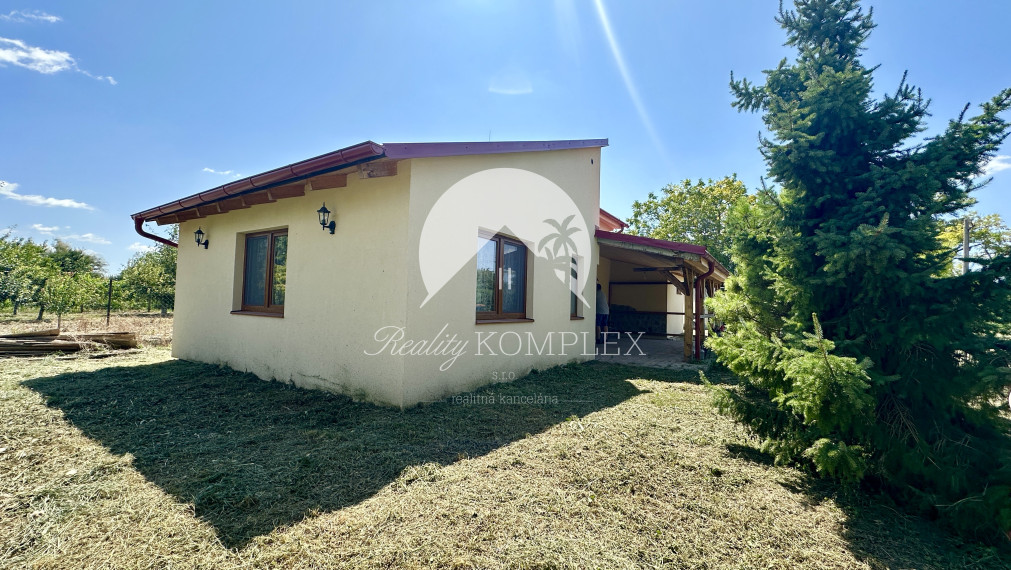 Reality KOMPLEX s.r.o., Vám ponúka na predaj rodinný dom v Komárne, časť Veľký Harčáš